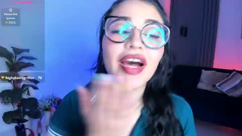 Snapshot of dakhota_rouge chatting on 06-12-26, 05:17 Dakhota online show from 06-12-26, 05:17
