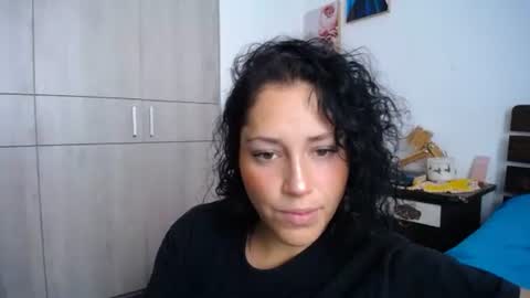 IG  dakotasofiaa online show from 12-16-24, 07:00