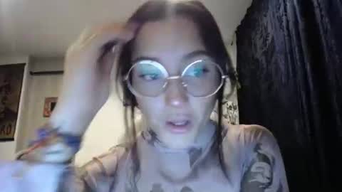 IG  dakotasofiaa online show from 02-14-25, 01:34