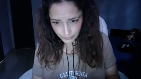 IG  dakotasofiaa online show from 06-18-26, 10:14