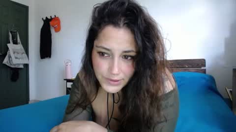 IG  dakotasofiaa online show from 06-23-26, 10:19