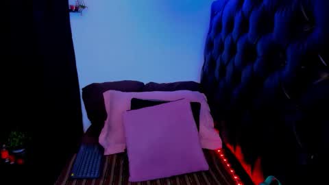 Snapshot of dakota__rosse chatting on 04-28-26, 11:32 Rosse online show from 04-28-26, 11:32