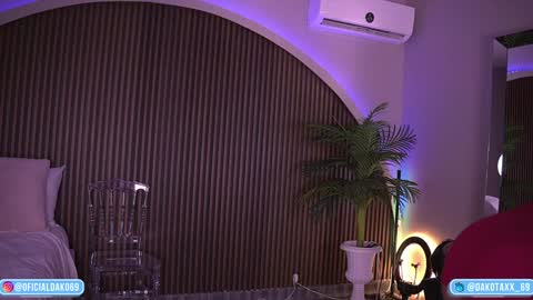 dako online show from 10-24-25, 03:03