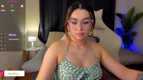 Snapshot of dakottaa__ chatting on 10-24-25, 11:34 dakottaa__ online show from 10-24-25, 11:34