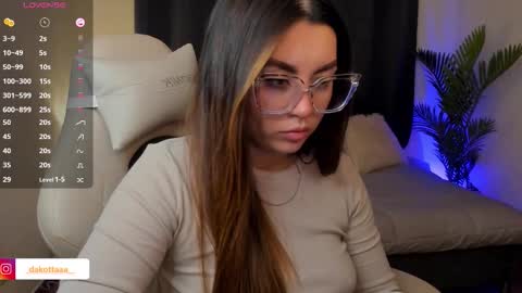 Snapshot of dakottaa__ chatting on 11-27-25, 12:35 dakottaa__ online show from 11-27-25, 12:35