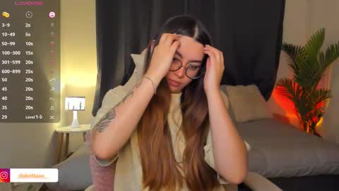 dakottaa__ online show from 03-25-26, 11:44