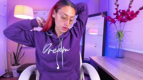 Snapshot of dalia_garrett chatting on 01-10-25, 01:20 Dalia online show from 01-10-25, 01:20