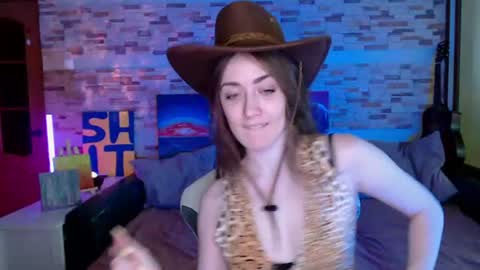 Dalia  online show from 06-19-26, 10:19