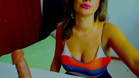 Snapshot of dalila_sexxx chatting on 09-10-25, 04:34 Dalila online show from 09-10-25, 04:34