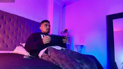 Dallas whitee online show from 04-19-26, 12:26