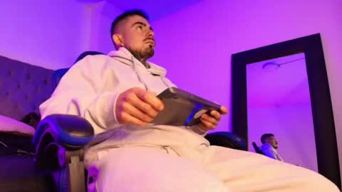 Dallas whitee online show from 04-26-26, 12:47