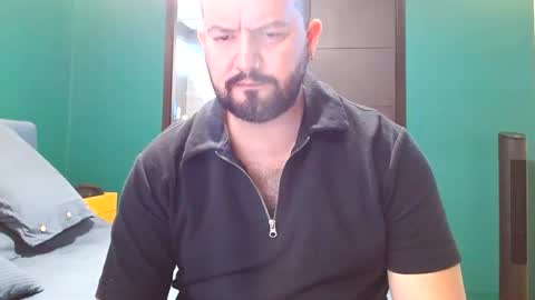 Snapshot of daltonthebear chatting on 09-17-25, 10:33 daltonthebear online show from 09-17-25, 10:33