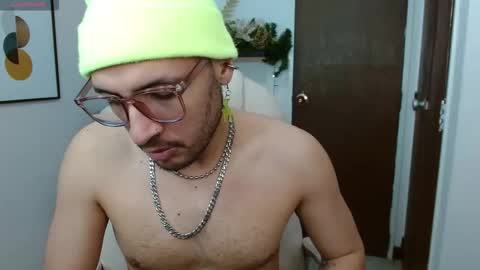 Snapshot of dami_duarte chatting on 12-14-25, 10:25 Damian Duarte online show from 12-14-25, 10:25