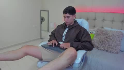 DAMIAN online show from 01-09-25, 01:13