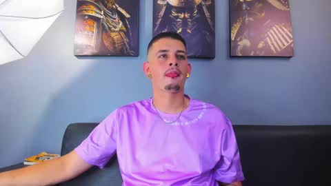 Snapshot of damian__oliver chatting on 02-19-26, 04:41 Damian Oliver online show from 02-19-26, 04:41