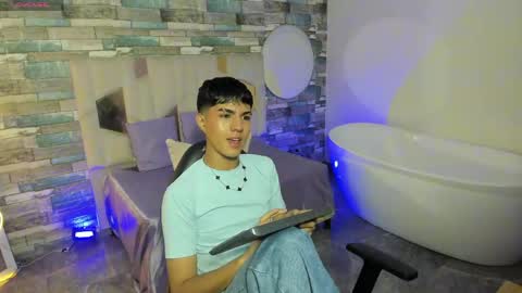 Snapshot of damian_tay chatting on 04-26-26, 11:52 damian_tay online show from 04-26-26, 11:52