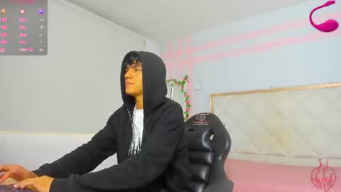 damian_tay1 online show from 07-18-26, 11:47