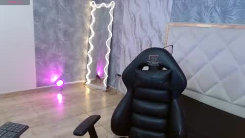 damian_tay1 online show from 07-19-26, 11:58