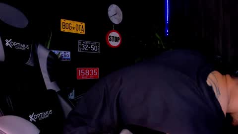 Snapshot of damiancox chatting on 03-10-25, 10:02 Daamiancox online show from 03-10-25, 10:02