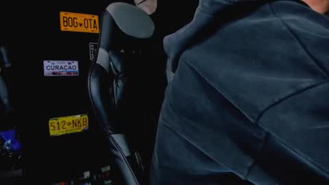 Snapshot of damiancox chatting on 09-17-25, 02:41 Daamiancox online show from 09-17-25, 02:41