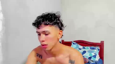 Snapshot of damien_444 chatting on 09-10-25, 01:00 damien_444 online show from 09-10-25, 01:00