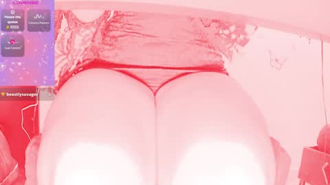 Snapshot of dammmtry chatting on 05-08-26, 12:32 Sophie online show from 05-08-26, 12:32