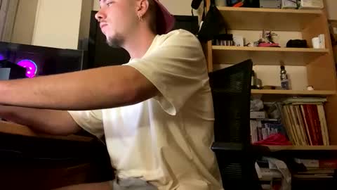 Snapshot of damncore chatting on 10-11-25, 11:03 damncore online show from 10-11-25, 11:03