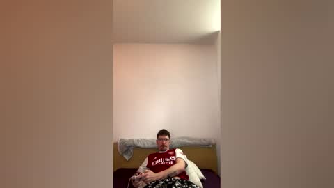 damo111694 online show from 03-11-26, 09:32