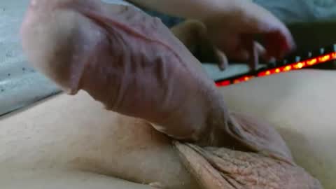 Snapshot of damocles01 chatting on 11-06-25, 08:43 Damocles online show from 11-06-25, 08:43