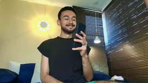 Damon  Salvatore online show from 04-25-26, 09:34