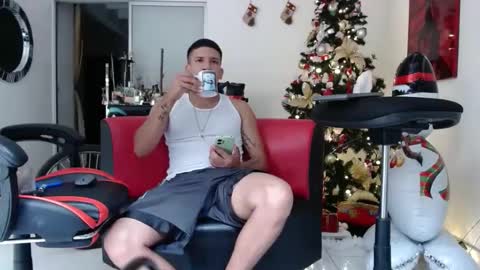 Snapshot of damyan_2003 chatting on 12-03-24, 01:32 damyan_2003 online show from 12-03-24, 01:32