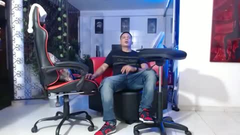 Snapshot of damyan_2003 chatting on 12-14-24, 12:55 damyan_2003 online show from 12-14-24, 12:55