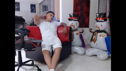 Snapshot of damyan_2003 chatting on 12-24-24, 04:51 damyan_2003 online show from 12-24-24, 04:51