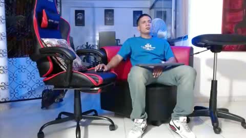 Snapshot of damyan_2003 chatting on 12-25-24, 01:31 damyan_2003 online show from 12-25-24, 01:31