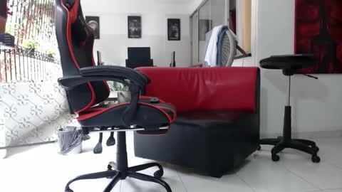 Snapshot of damyan_2003 chatting on 12-26-24, 02:27 damyan_2003 online show from 12-26-24, 02:27