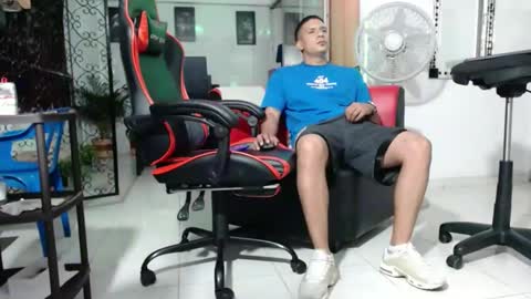 Snapshot of damyan_2003 chatting on 01-01-25, 11:18 damyan_2003 online show from 01-01-25, 11:18