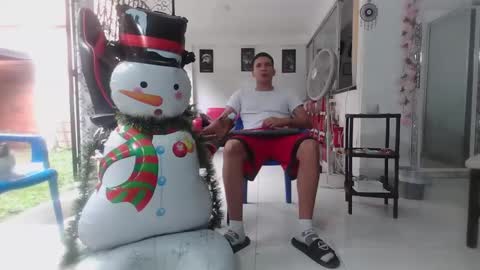 Snapshot of damyan_2003 chatting on 01-05-25, 03:13 damyan_2003 online show from 01-05-25, 03:13