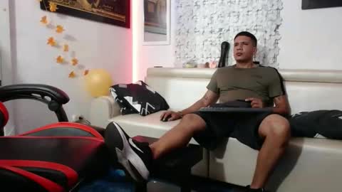 Snapshot of damyan_2003 chatting on 01-21-25, 03:37 damyan_2003 online show from 01-21-25, 03:37