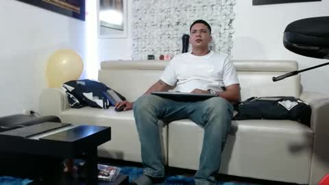 Snapshot of damyan_2003 chatting on 01-26-25, 05:02 damyan_2003 online show from 01-26-25, 05:02