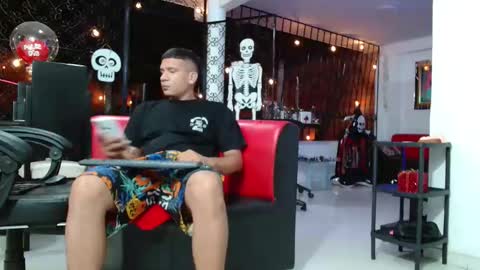 Snapshot of damyan_2003 chatting on 11-05-25, 02:44 damyan_2003 online show from 11-05-25, 02:44