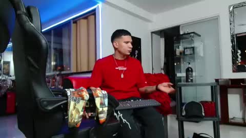 Snapshot of damyan_2003 chatting on 11-17-25, 02:39 damyan_2003 online show from 11-17-25, 02:39