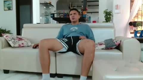 Snapshot of damyan_2003 chatting on 02-26-26, 02:38 damyan_2003 online show from 02-26-26, 02:38