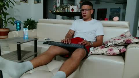 Snapshot of damyan_2003 chatting on 03-08-26, 04:16 damyan_2003 online show from 03-08-26, 04:16