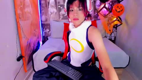 Snapshot of dan_copers chatting on 10-31-25, 02:18 D A N online show from 10-31-25, 02:18