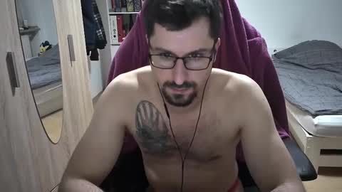 King Dan online show from 11-25-25, 08:42