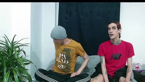 Snapshot of dan_yagami chatting on 01-04-25, 01:31 Dan and Noah online show from 01-04-25, 01:31