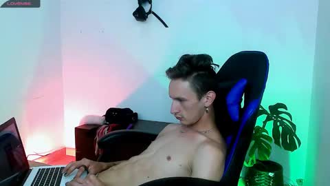 Snapshot of dan_yagami chatting on 10-16-25, 02:23 Dan and Noah online show from 10-16-25, 02:23