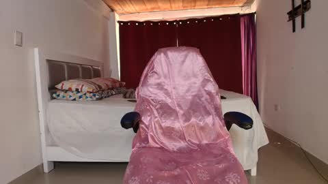 Snapshot of dana_777 chatting on 09-25-25, 03:38 Dayana online show from 09-25-25, 03:38