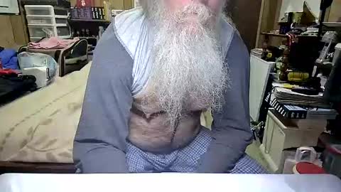 Snapshot of danagm chatting on 12-15-25, 04:11 Dana online show from 12-15-25, 04:11