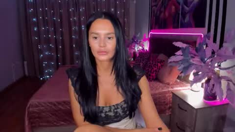 DanaMiers online show from 11-18-25, 03:56